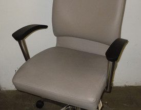 Pre-Owned OFS CS2 Office Chair