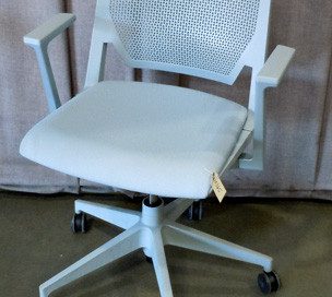 Pre-Owned Haworth Very Conference Chair