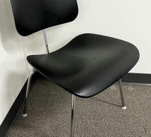 Pre-Owned Herman Miller Eames® Molded Plywood Dining Chair