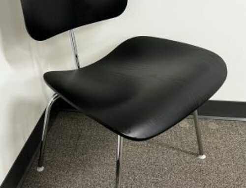 Pre-Owned Herman Miller Eames® Molded Plywood Dining Chair